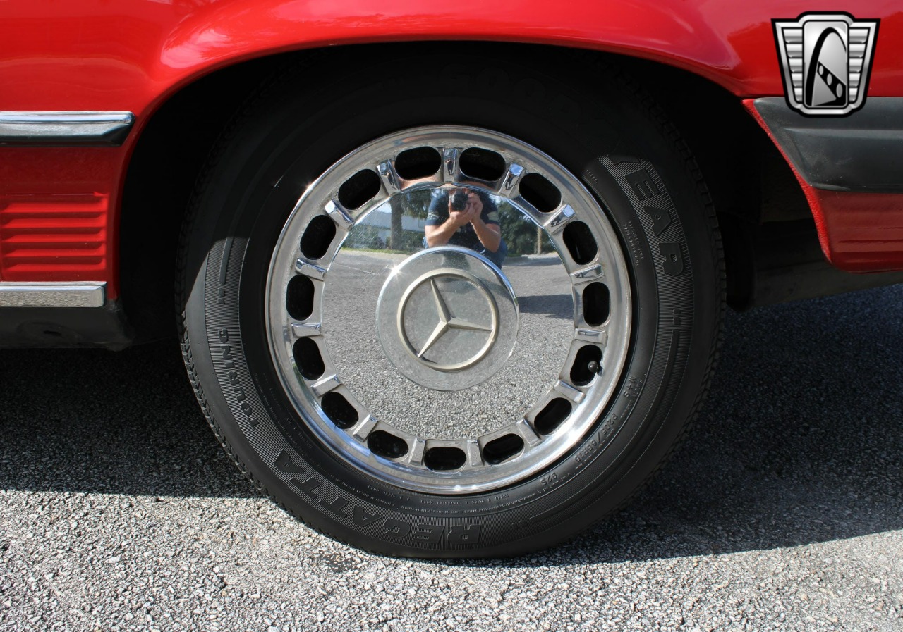 1987 Mercedes-Benz 560 SL 64