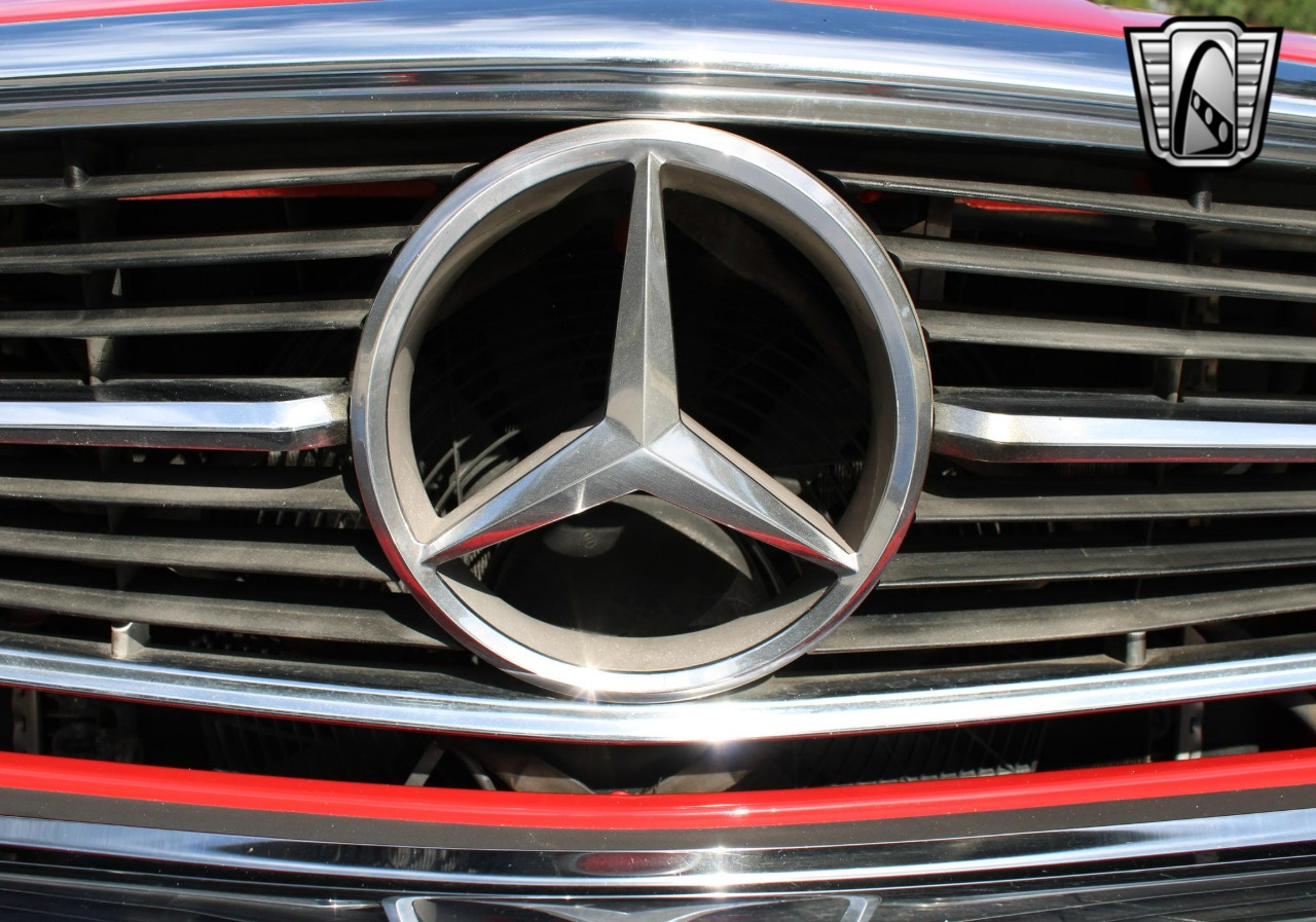 1987 Mercedes-Benz 560 SL 66