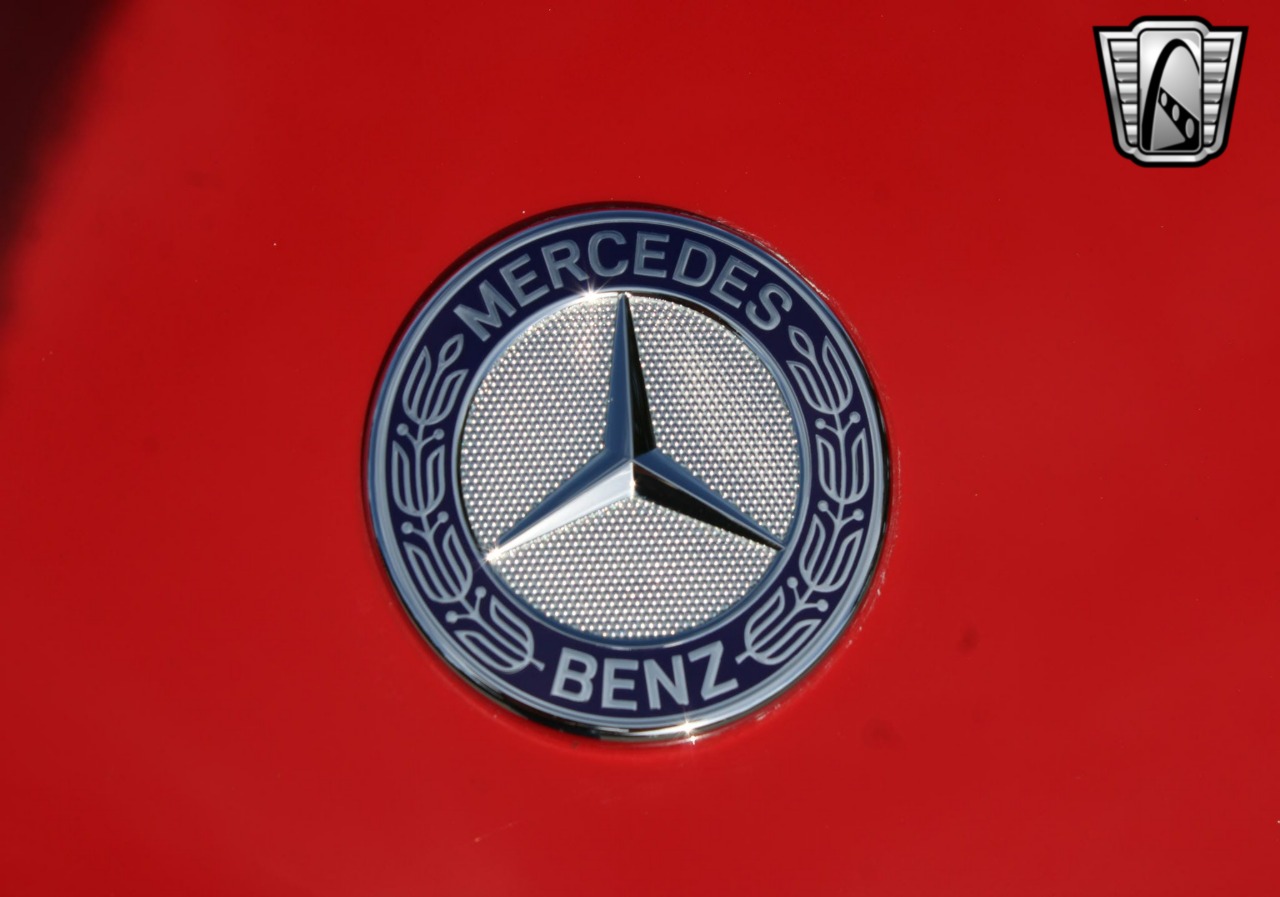 1987 Mercedes-Benz 560 SL 67