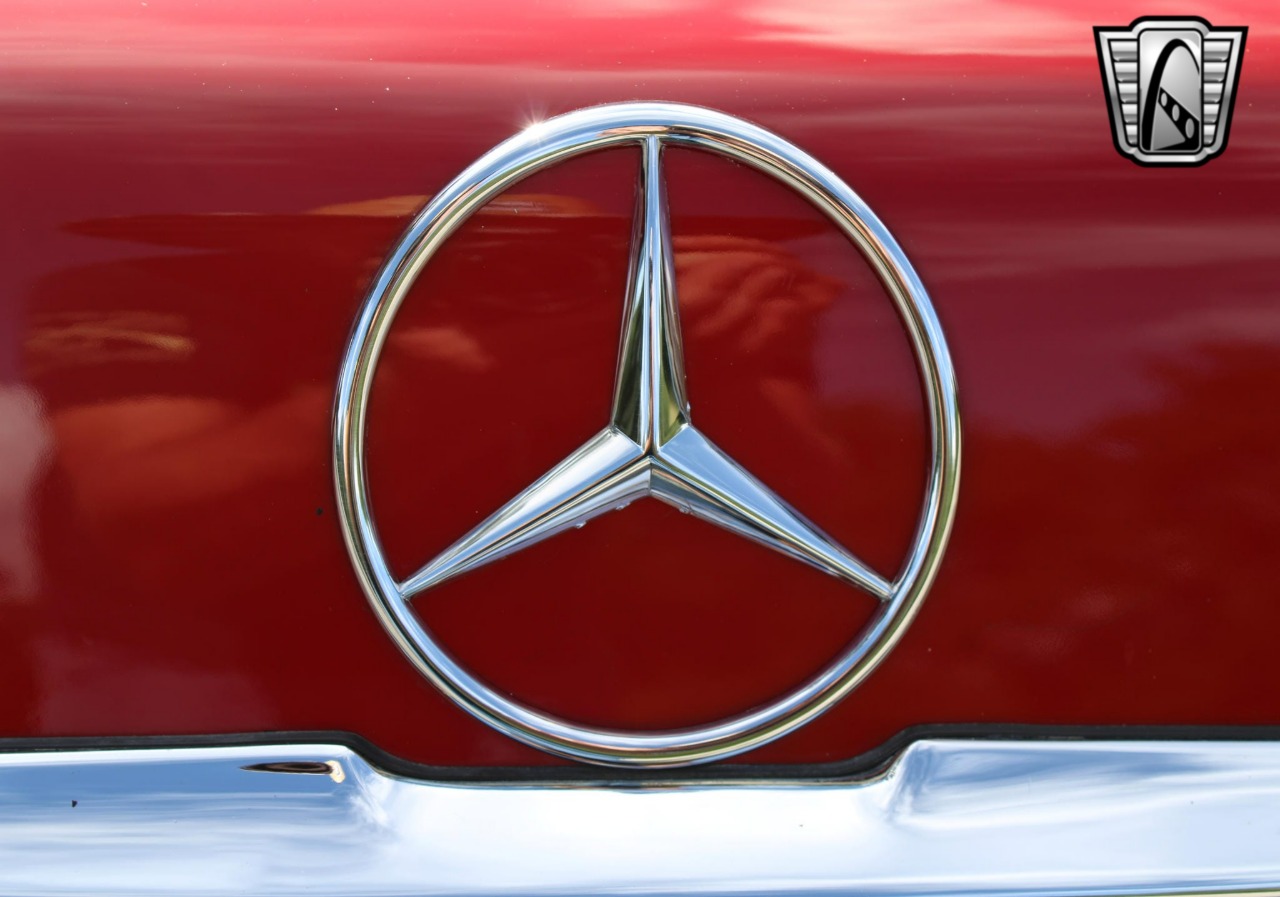 1987 Mercedes-Benz 560 SL 68