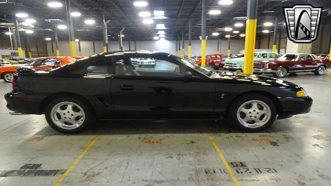 1995 Ford Mustang image 8