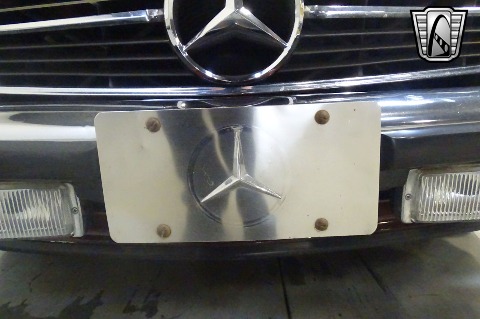 1987 Mercedes-Benz 560SL image 53