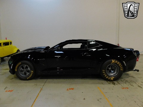 2018 Chevrolet Camaro image 3