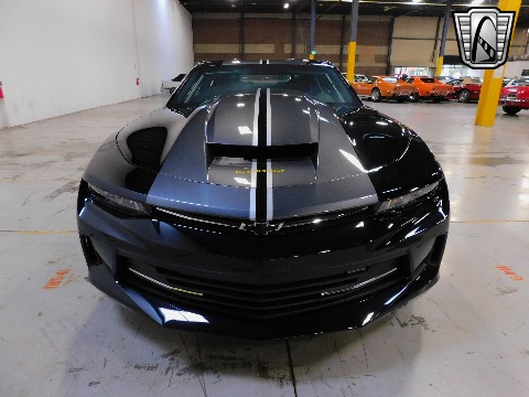 2018 Chevrolet Camaro image 9