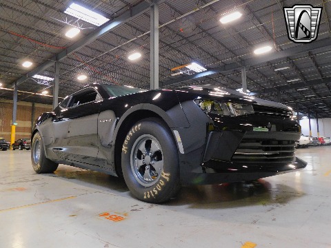 2018 Chevrolet Camaro image 16