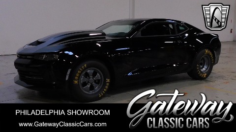 2018 Chevrolet Camaro image 1