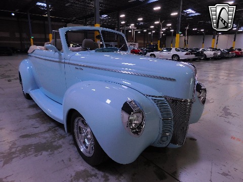 1940 Ford Convertible image 8