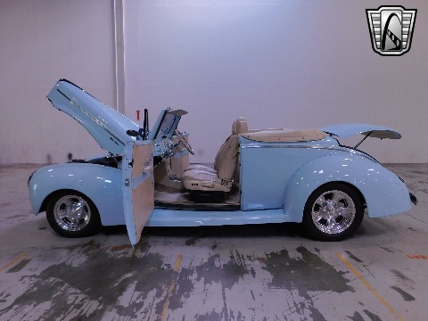 1940 Ford Convertible image 60