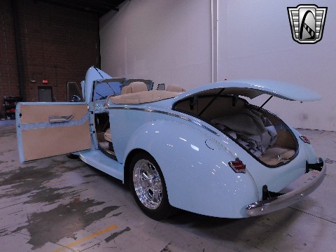 1940 Ford Convertible image 61