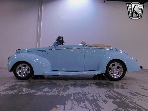 1940 Ford Convertible image 11