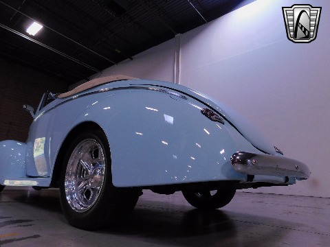 1940 Ford Convertible image 37