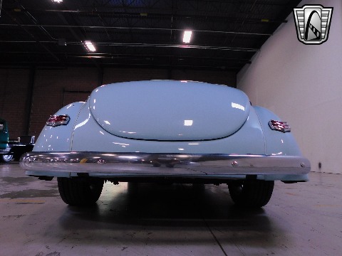 1940 Ford Convertible image 13