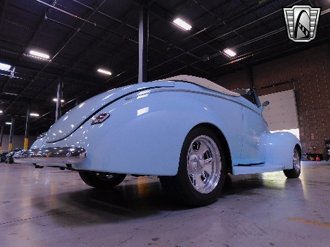 1940 Ford Convertible image 15