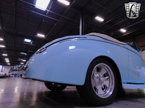 1940 Ford Convertible image 42