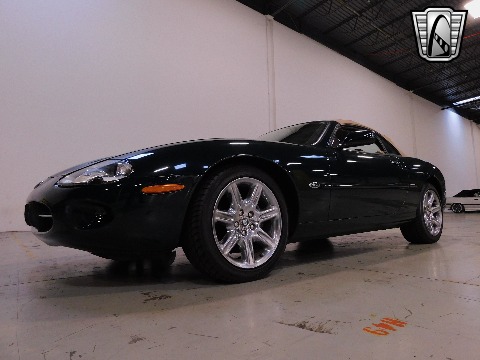 1997 Jaguar XK8 image 10