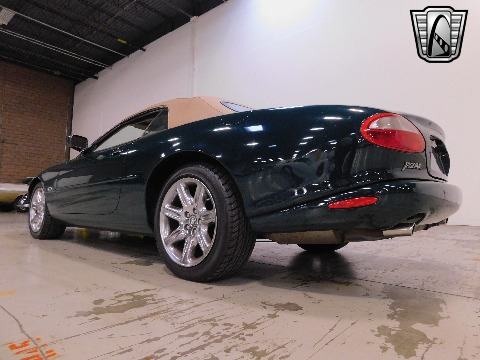 1997 Jaguar XK8 image 12