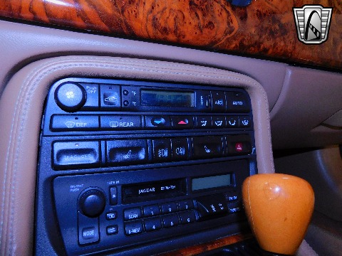 1997 Jaguar XK8 image 93