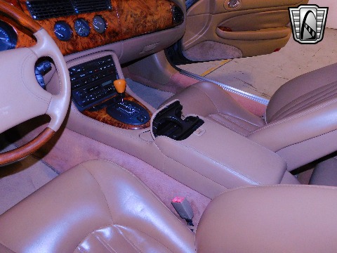 1997 Jaguar XK8 image 96