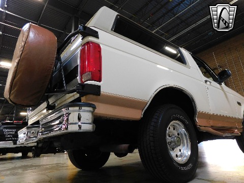 1995 Ford Bronco image 55