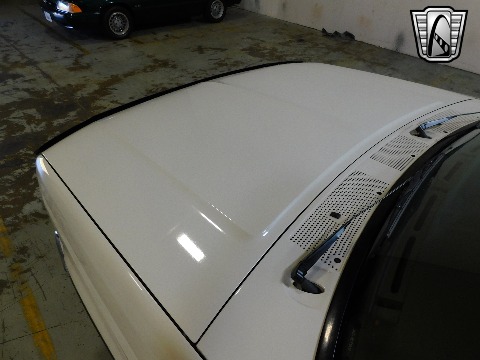 1995 Ford Bronco image 32