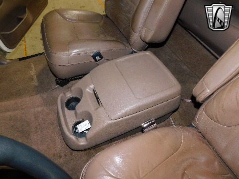 1995 Ford Bronco image 110