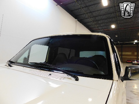 1995 Ford Bronco image 33