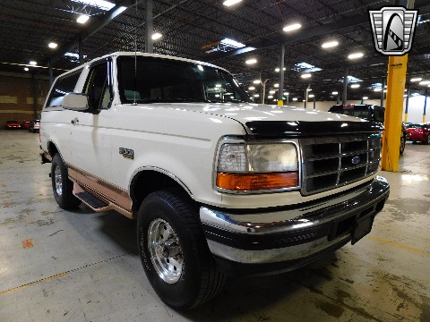 1995 Ford Bronco image 8