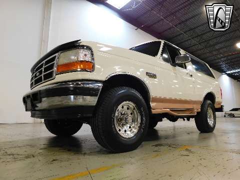 1995 Ford Bronco image 10