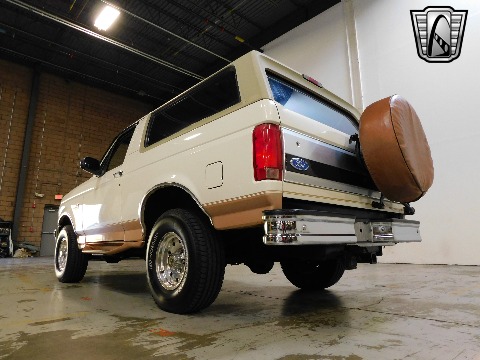 1995 Ford Bronco image 12