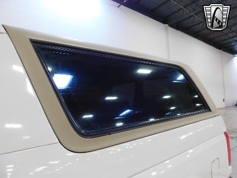 1995 Ford Bronco image 39