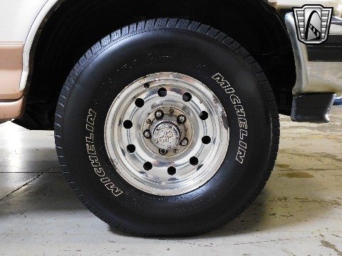 1995 Ford Bronco image 65