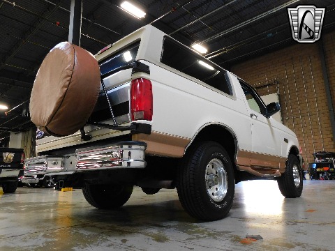 1995 Ford Bronco image 14