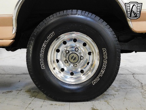 1995 Ford Bronco image 40