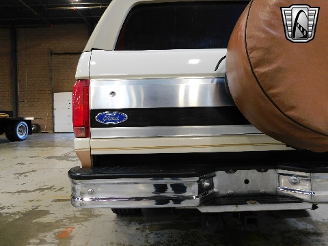 1995 Ford Bronco image 42