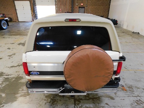 1995 Ford Bronco image 22