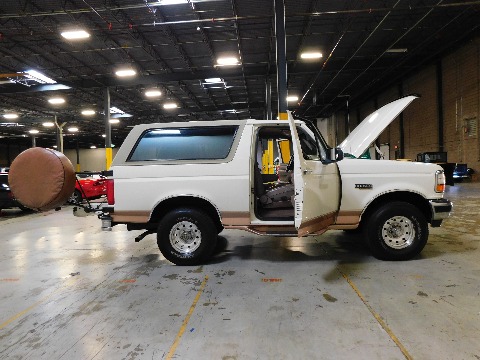 1995 Ford Bronco image 75