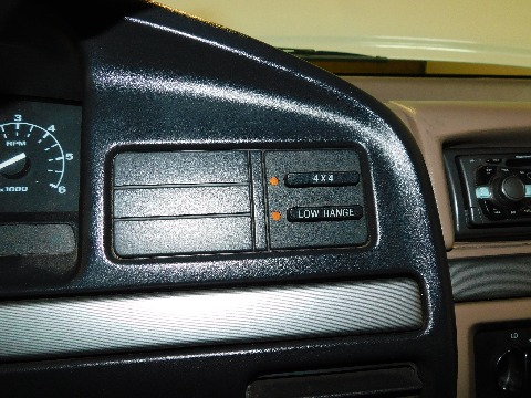 1995 Ford Bronco image 104