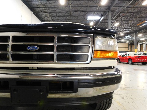 1995 Ford Bronco image 28