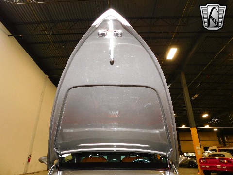 1939 Ford Cabriolet image 118