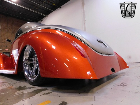 1939 Ford Cabriolet image 42