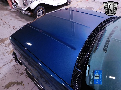 1995 Chevrolet Suburban image 32