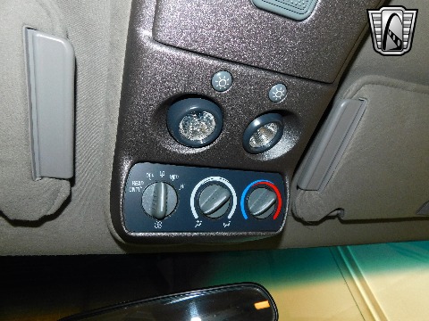 1995 Chevrolet Suburban image 110