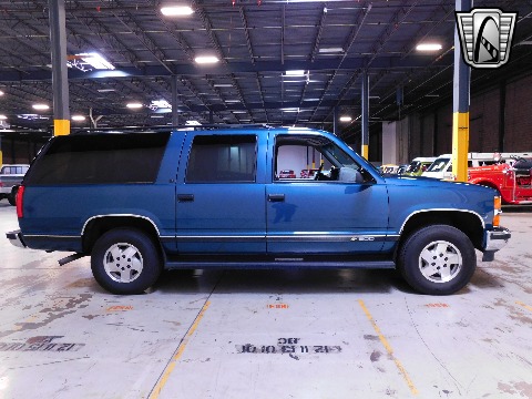 1995 Chevrolet Suburban image 7