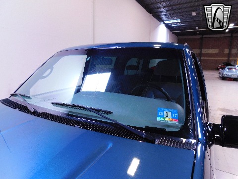 1995 Chevrolet Suburban image 33