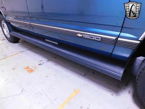 1995 Chevrolet Suburban image 60