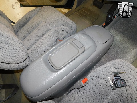 1995 Chevrolet Suburban image 112