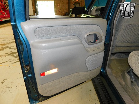 1995 Chevrolet Suburban image 113