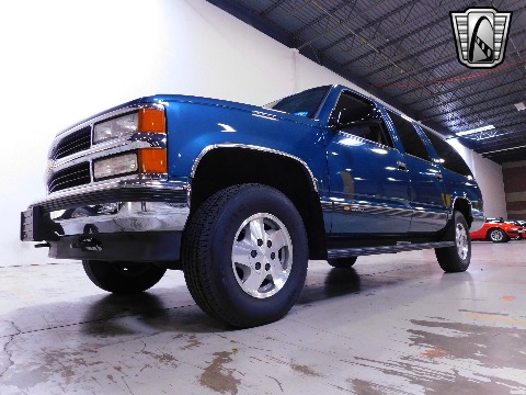 1995 Chevrolet Suburban image 10