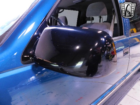 1995 Chevrolet Suburban image 36