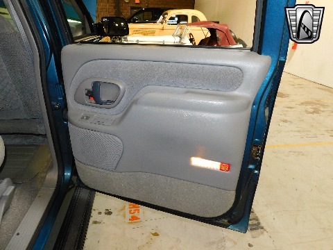 1995 Chevrolet Suburban image 114